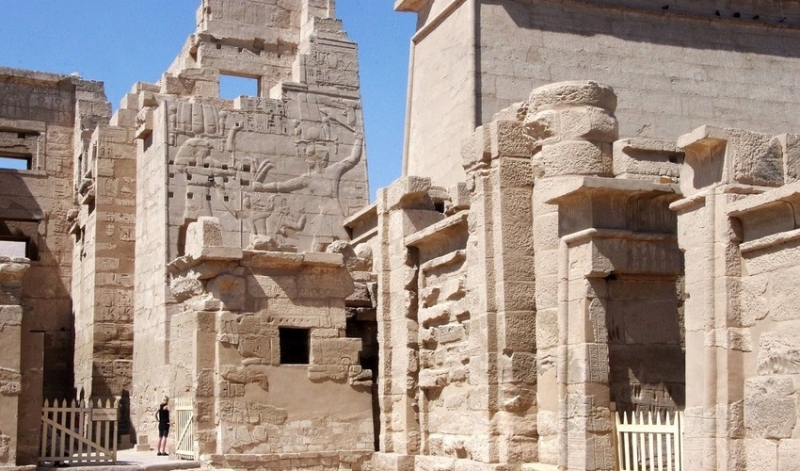 Medinet Habu, nobles’ tombs, & Valley of the Queens