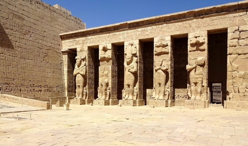 Medinet Habu, nobles’ tombs, & Valley of the Queens