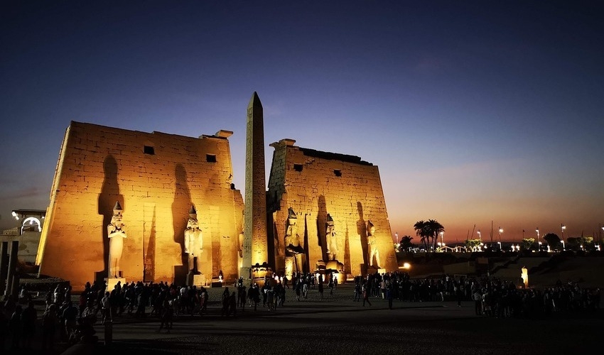 Luxor Temple Tour at Night